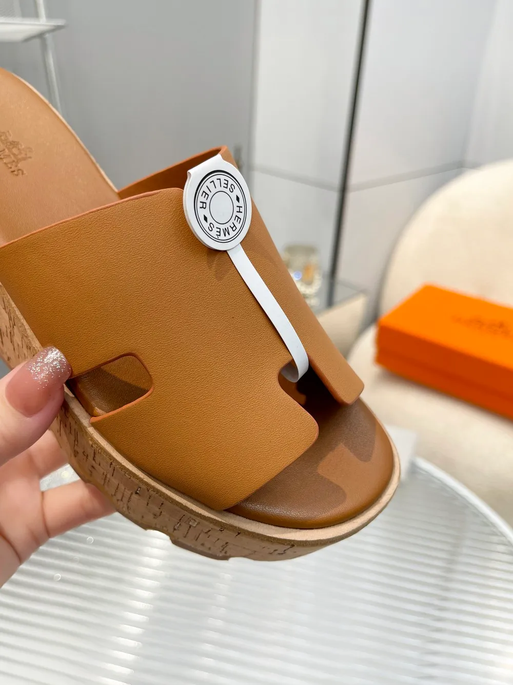 👟👟Ex-factory price 540👟👟 High version of the 2024 spring and summer new HERMES Hermès counter new style. The wedge-heeled Erjiu sandals and slippers, which have been extremely popular recently, are paired with various colorful socks. They are very trendy. Upper: cowhide. Outsole: technological imitation wood sole. Heel height: about 7cm. Size: Female 35-41 (40/41 non-refundable and non-exchangeable)